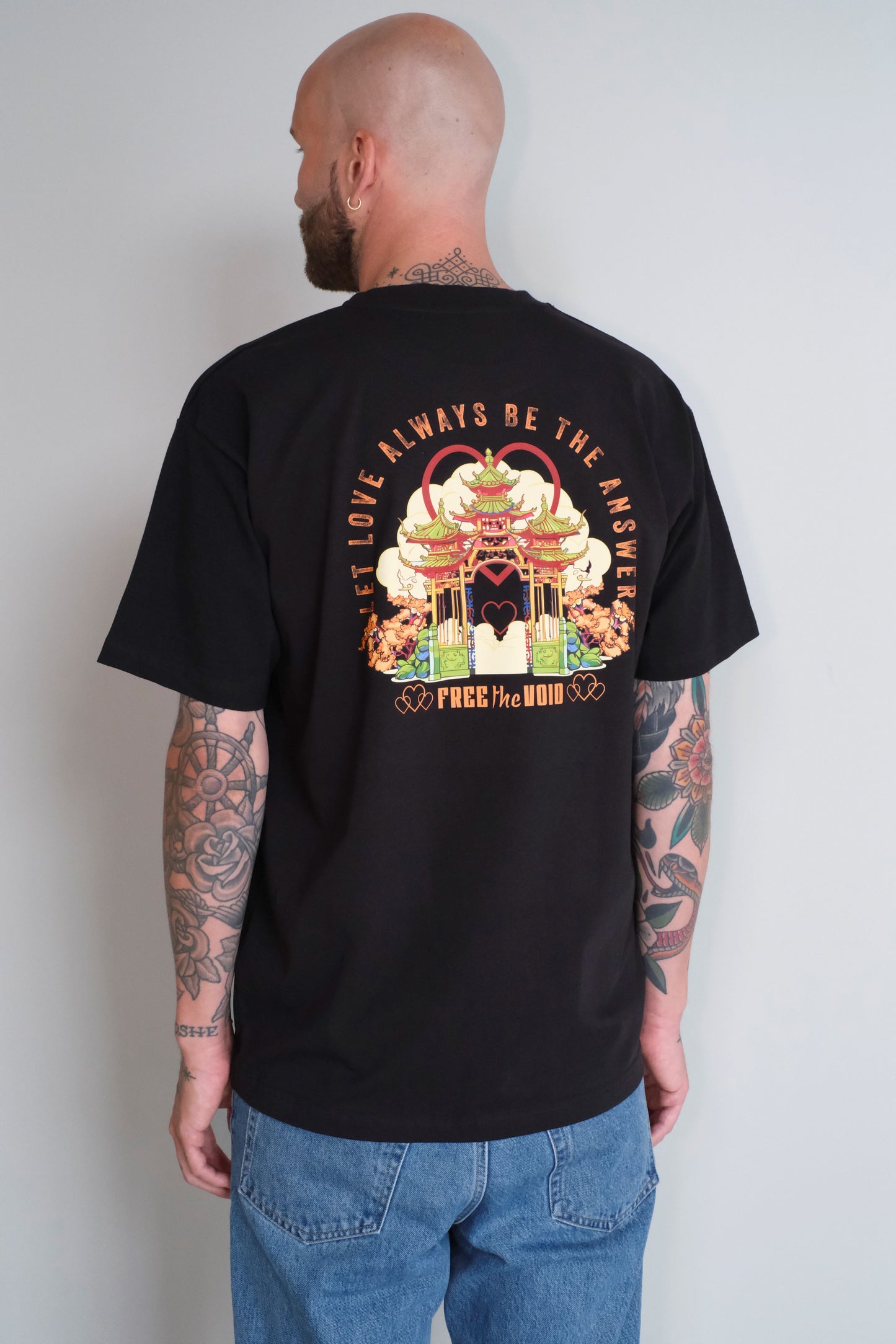 Love is the Answer Regular Tee black