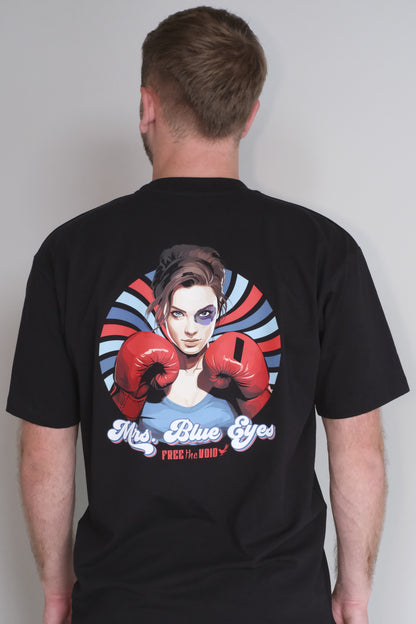 Mrs. Blue Eyes Regular Tee - Zwart