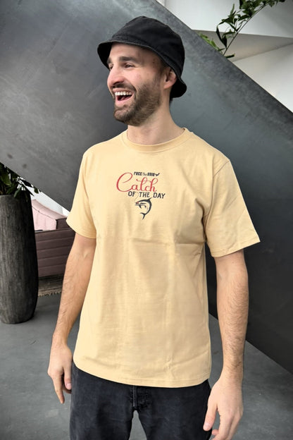 Catch of the Day Regular Tee - Zand