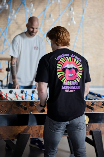Legalize Happiness Regular Tee - Zwart